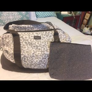 Thirty-One Weekender & Zipper Pouch